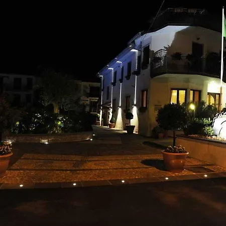 Due Torri 3* アジェーロラ