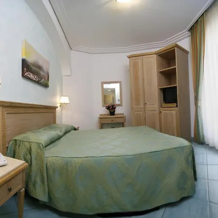 Due Torri アジェーロラ