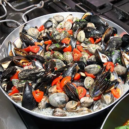 ホテル Due Torri アジェーロラ