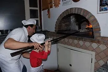 ホテル Due Torri アジェーロラ